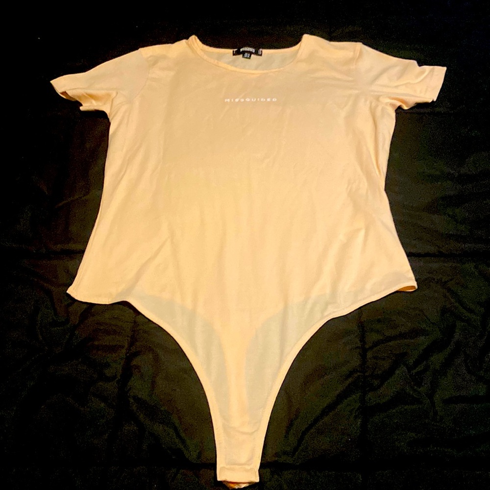 Misguided short sleeve bodysuit lt nude/peach women’s 14